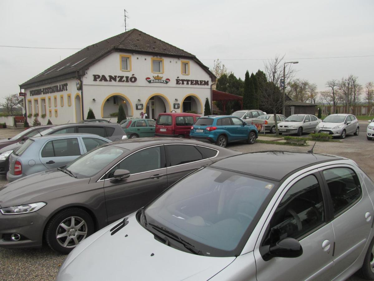 Korona Panzió Acomodação com café da manhã Levél Exterior foto